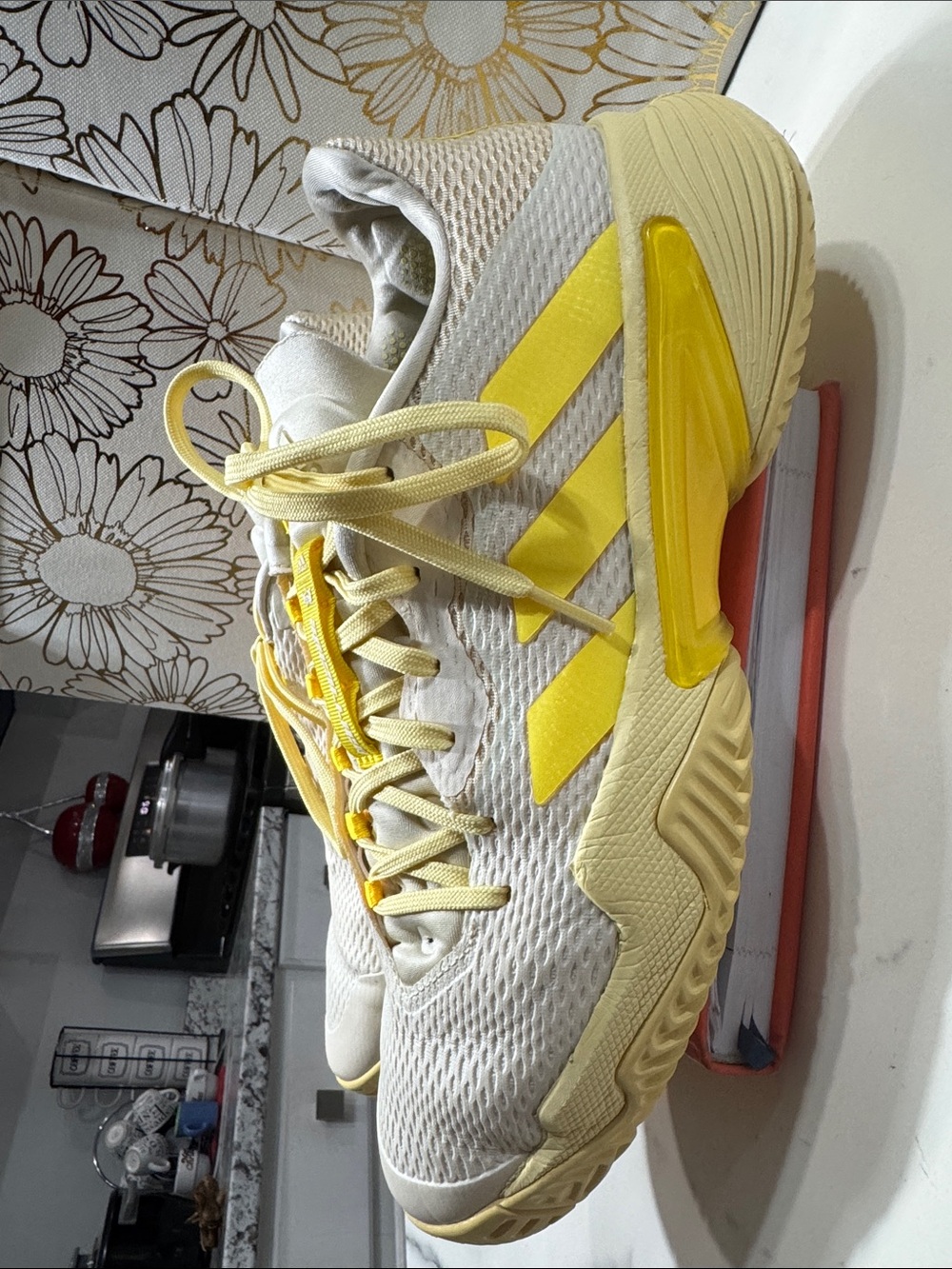 Adidas Barricade All court men’s Yellow Accent training NWT 6y 1448